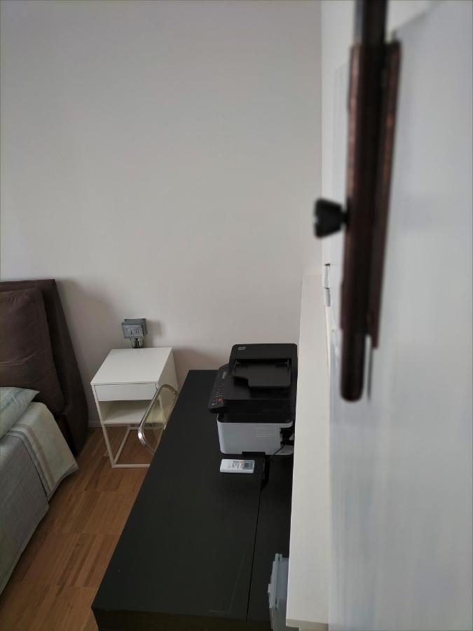 מודנה Mo Apartment & Office Corner מראה חיצוני תמונה